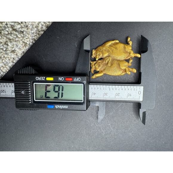 Vintage C & C MFA Museum of Fine Arts Gold Tone Dancing Pigs Brooch Pin - Picture 9 of 9